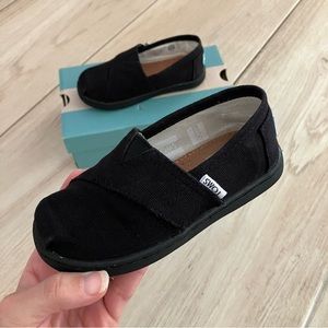 Tom’s Black Canvas